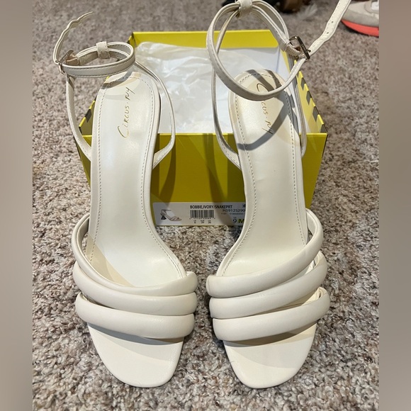 💫Asymmetrical heeled sandal - Picture 7 of 7